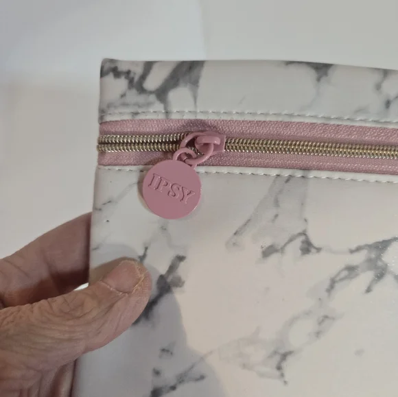 Ipsy makeup/coin purses - Picture 7 of 10